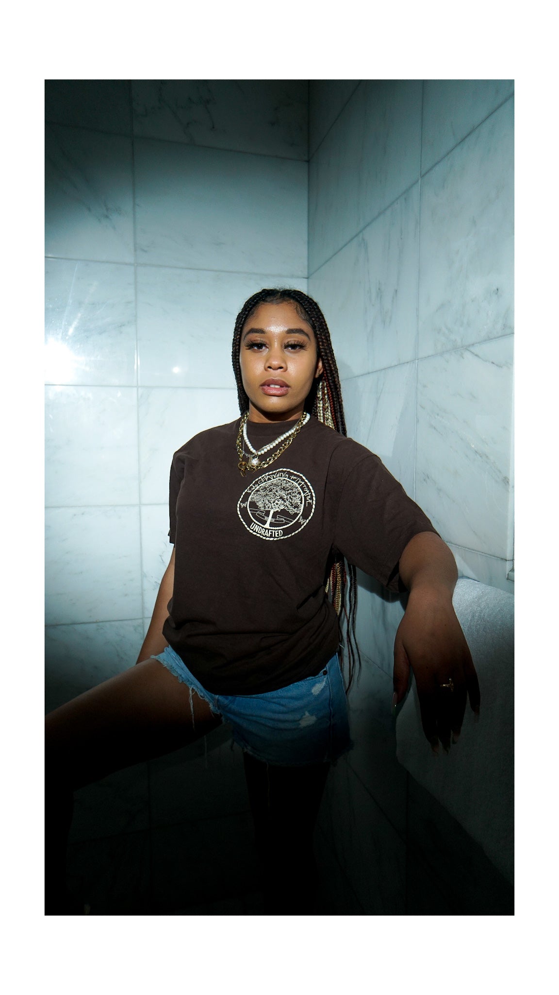 emblem tee '20 "brown"